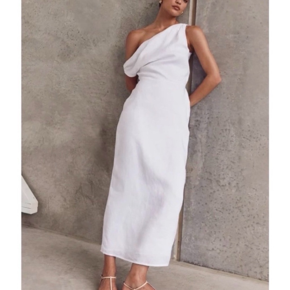 Dissh Cass  White One-Shoulder Dress linen dress size 4, brand new no tag